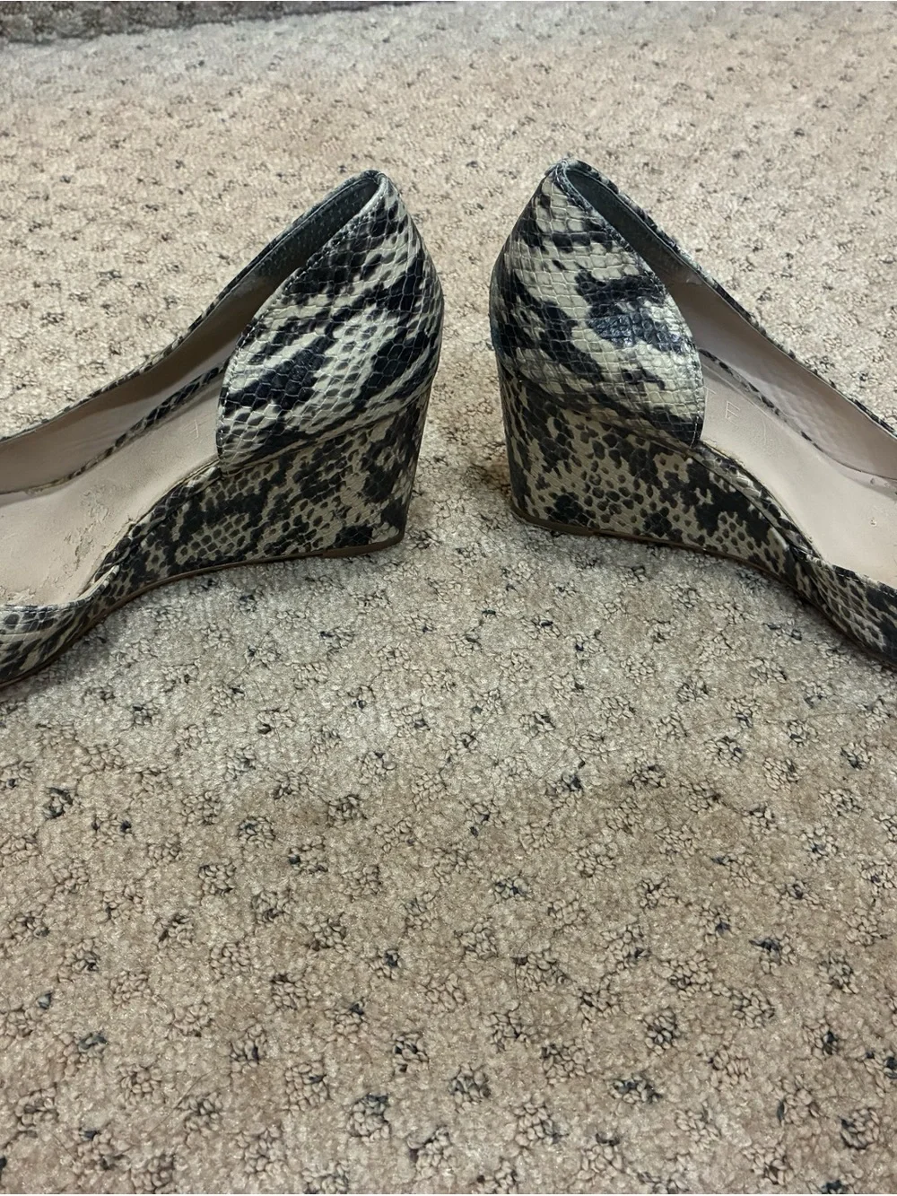 Pointed D’Orsay Flats in Snake Print (Beige/Black)